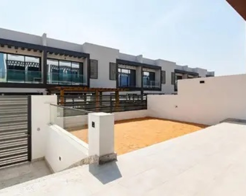 قرية جبل علي،